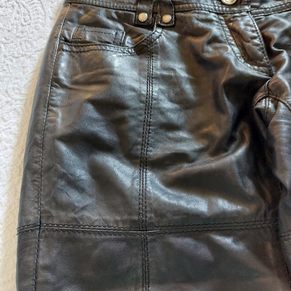 PATRIZIA PEPE FIRENZE VINTAGE ITALIAN LAMBSKIN CROP PANTS - Picture 7 of 16